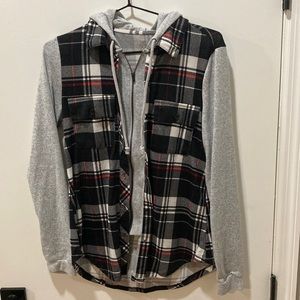 Juniors (women’s) Medium Flannel/jacket- red, white, black, grey